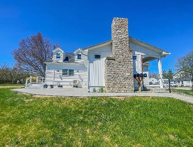 60 Sheldon St — Photo 4