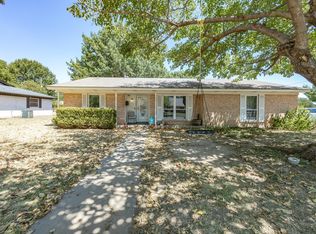 100 NW Jill Ann Dr, Burleson, TX 76028