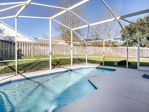 3rd image of 15658 Autumn Glen Ave