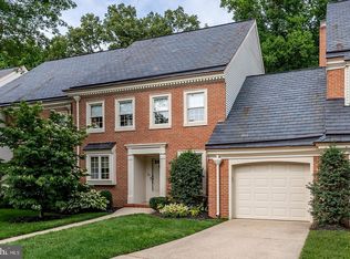 113 Foxwood Dr, Moorestown, NJ 08057