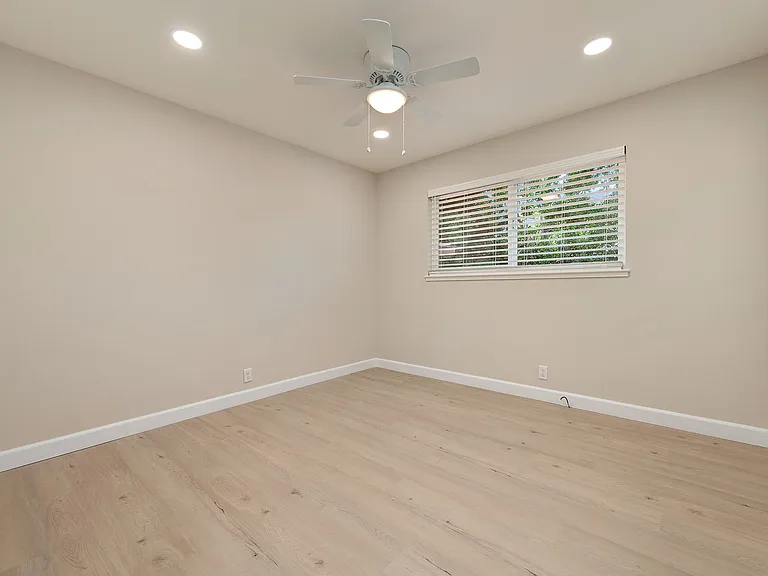 1529 Elmar Way — Photo 17