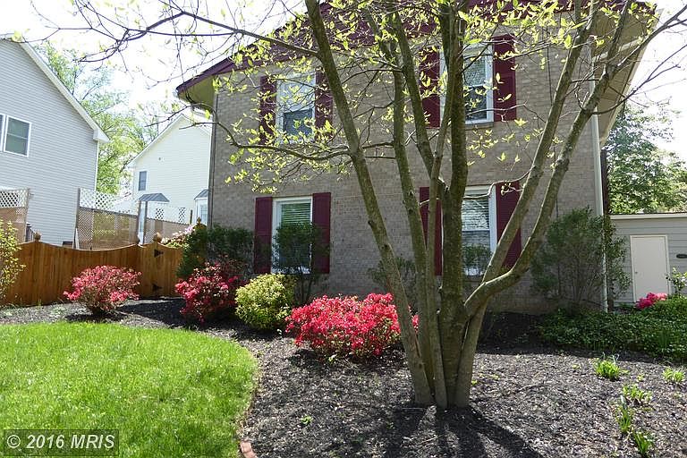 1st image of 704 Carr Ave