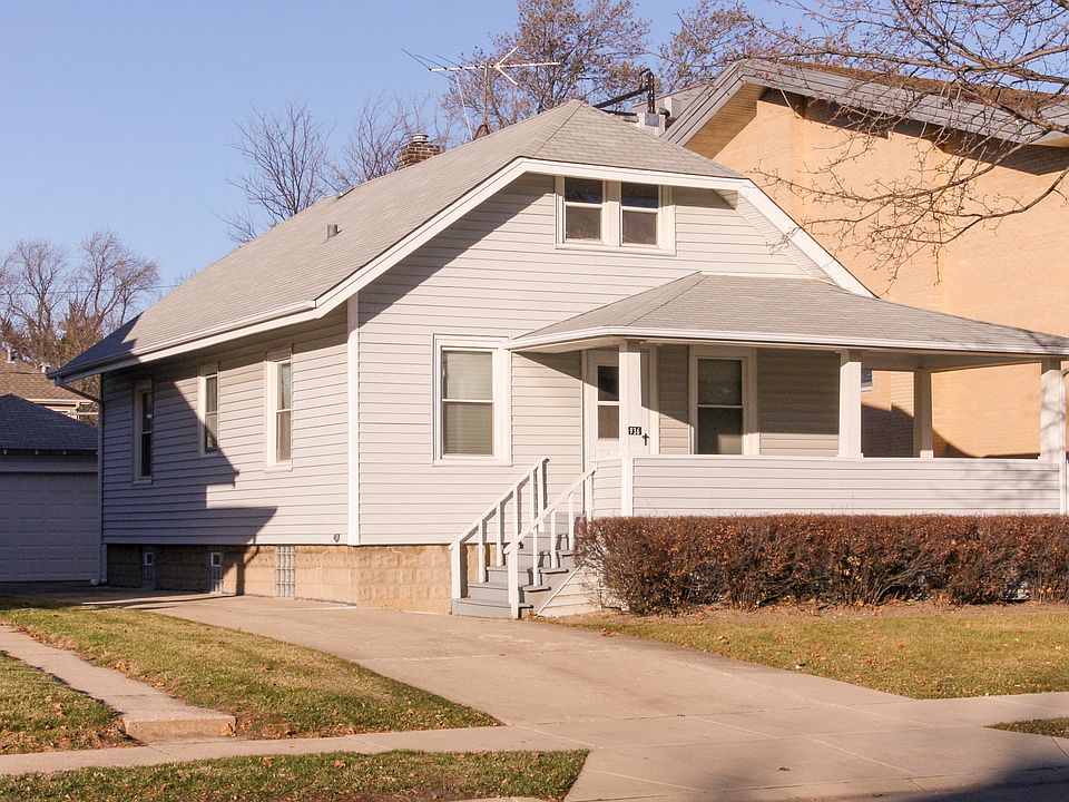 2nd image of 936 E Thacker St