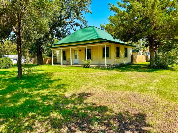 501 W Broadway St, Macksville, KS 67557