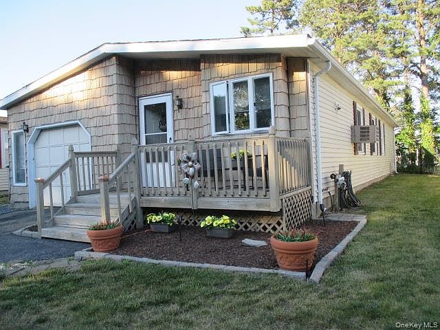 1st image of 130 Village Circle W