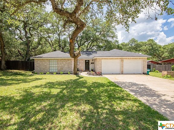 3rd image of 211 W Acorn Dr