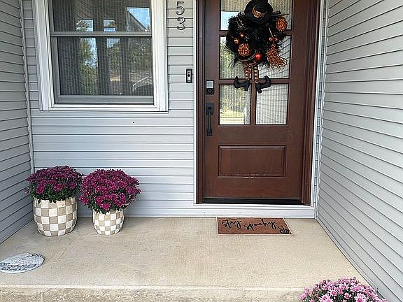 2nd image of 853 W McKinley Rd