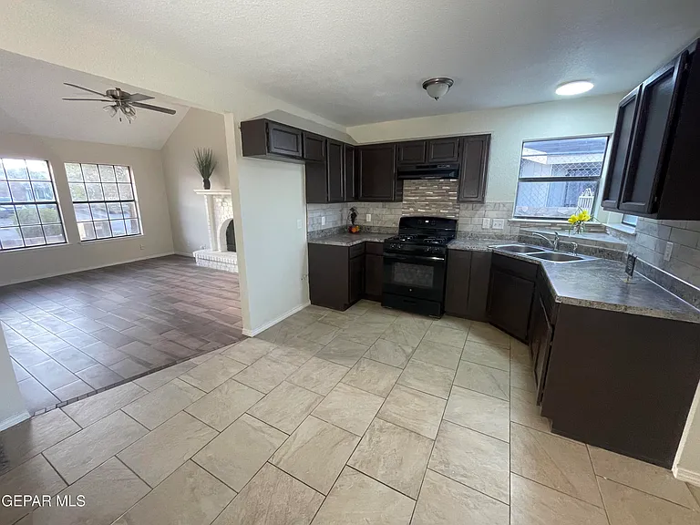 1574 Rebecca Ann Dr — Photo 12