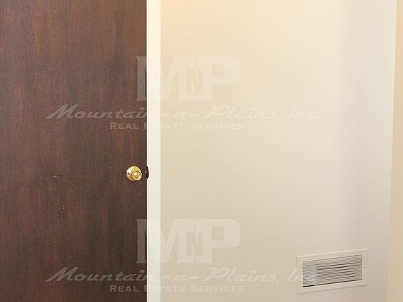 5th image of 2611 Cherly St