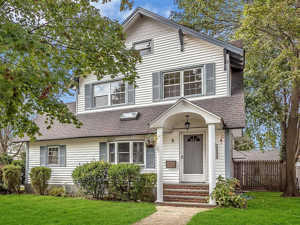 1st image of 271 Rocklyn Ave