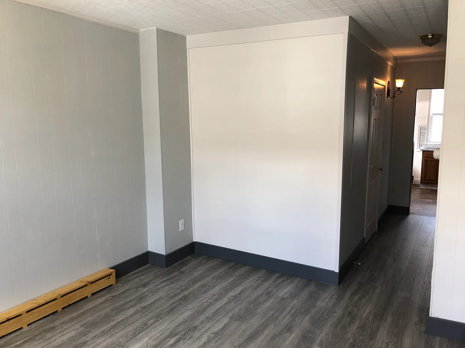 3 bed, 892 sqft, $1,200 — Photo 2