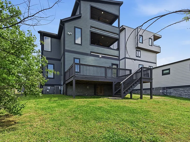1202 Katie Ave — Photo 44
