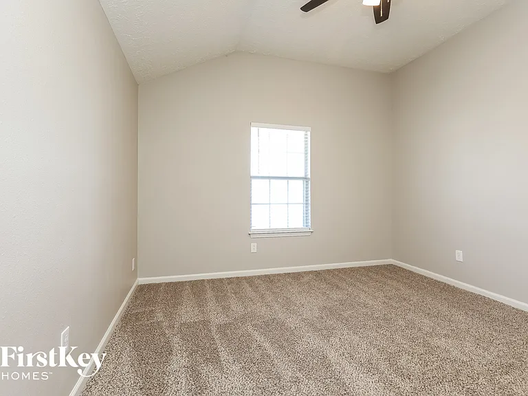 317 Cedar Park Cir — Photo 10