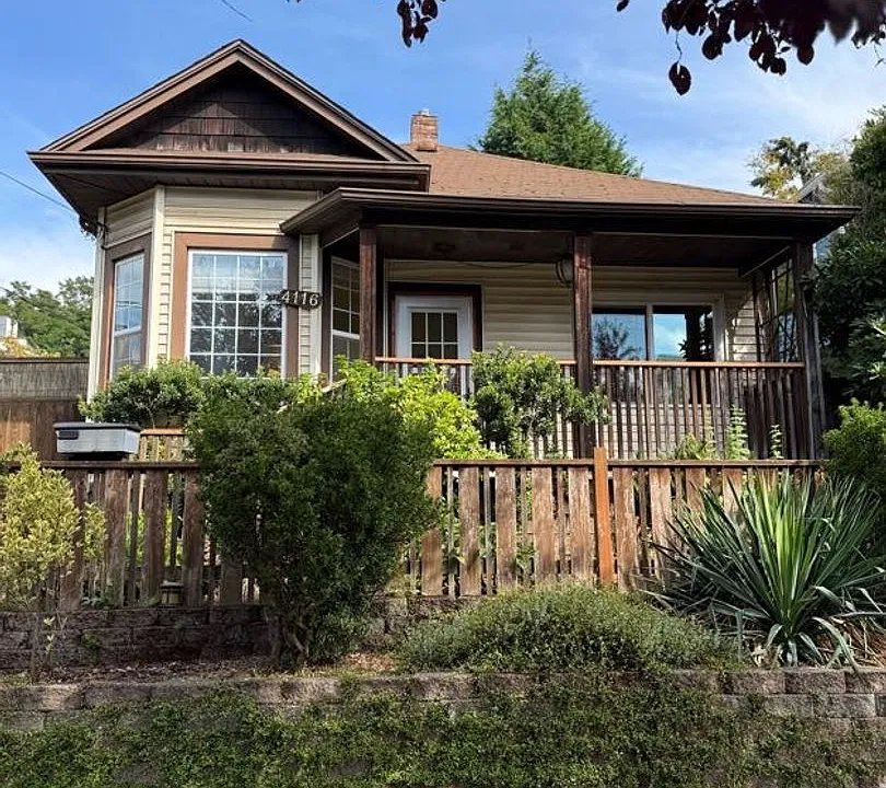 4116 25th Ave SW