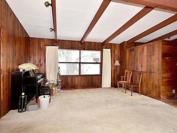 5th image of 22W753 Tamarack Dr