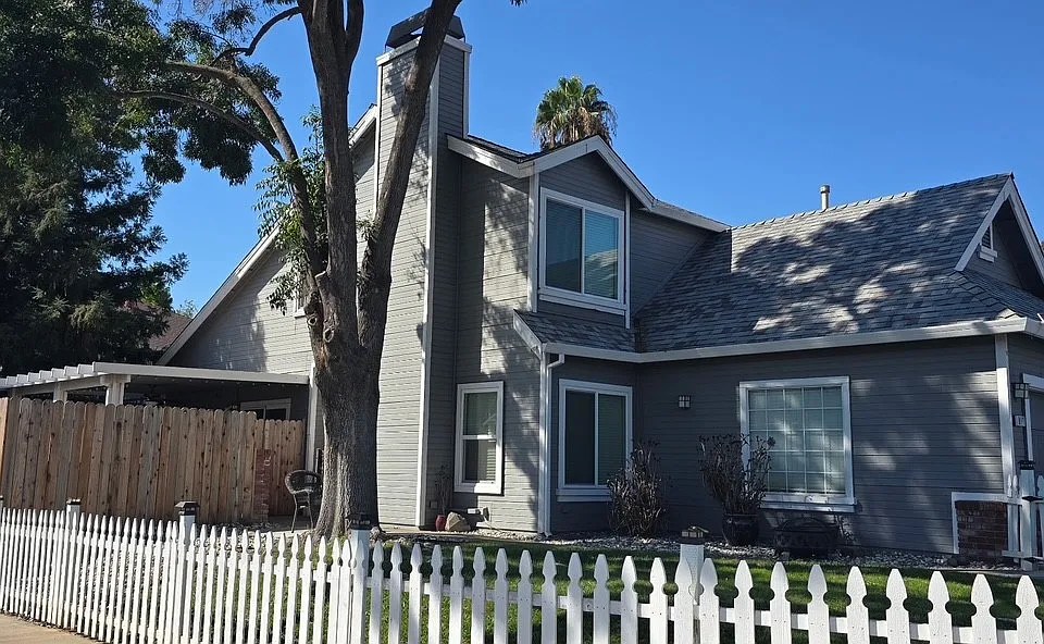 8111 Filifera Way