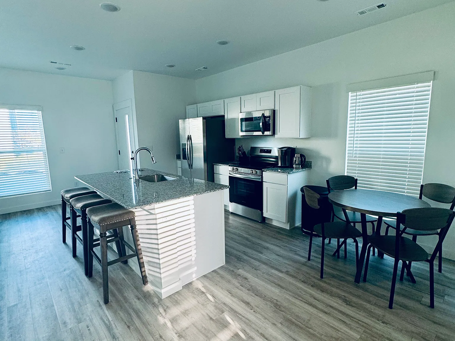 3 bed, 1100 sqft, $1,775 — Photo 3