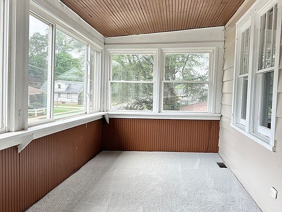 2nd image of 718 Parkway Ave #B