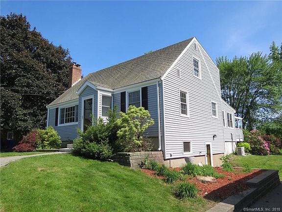 4th image of 662 Elm St