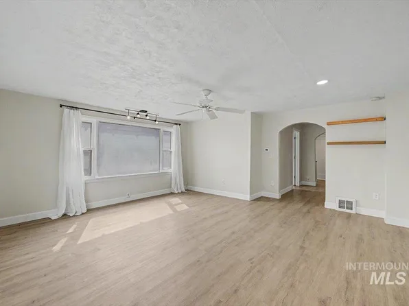 215 Shoshone Ave, Nampa, ID 83651