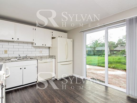 4th image of 3706 Meadowbreeze Dr