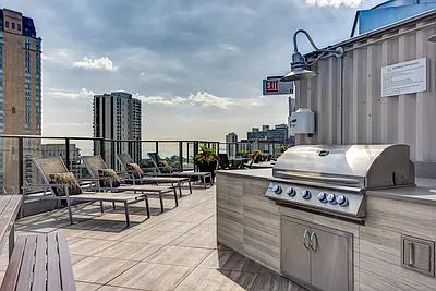 1 bed, 680 sqft, $2,613 — Photo 2