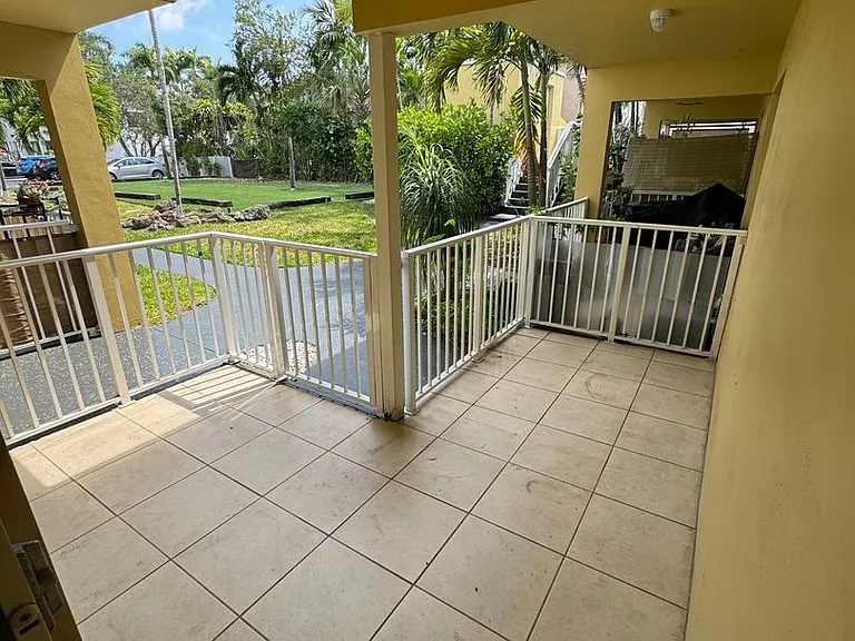 2536 Van Buren St — Photo 14