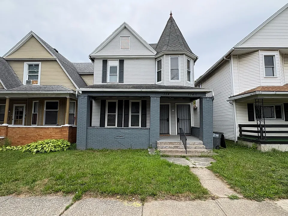 734 Parker Ave #2