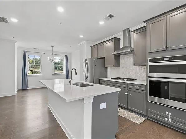 6562 Beacon Dr, Sandy Springs, GA 30328