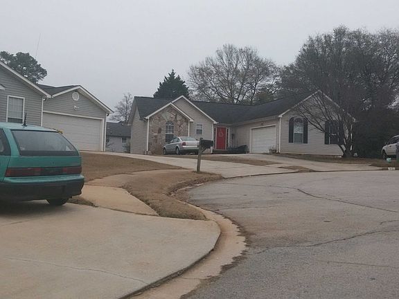 2nd image of 512 Lakecourt Dr