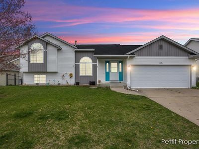 639 Sunset Hills Dr, Middleville, MI, 49333