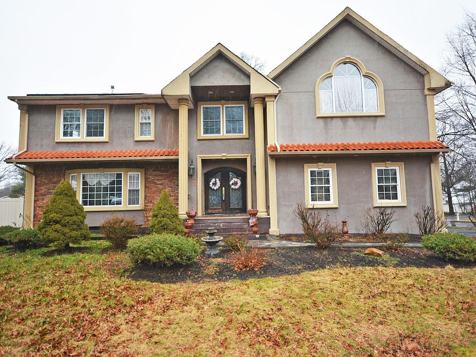 1st image of 5 Snowdrift Dr