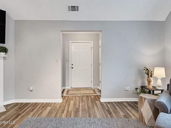 4th image of 5661 Steffani Dr