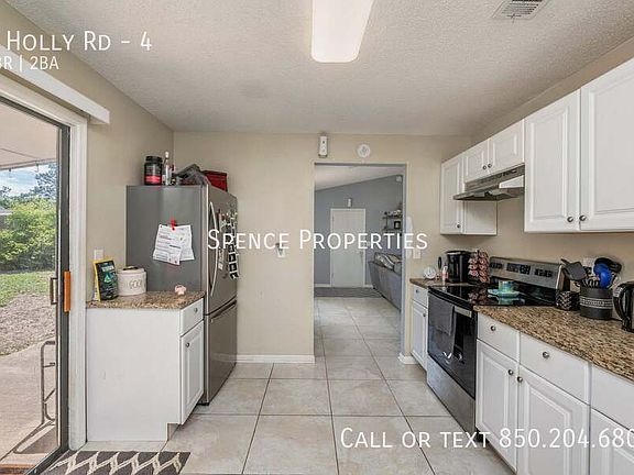 5th image of 4 Holly Rd #4