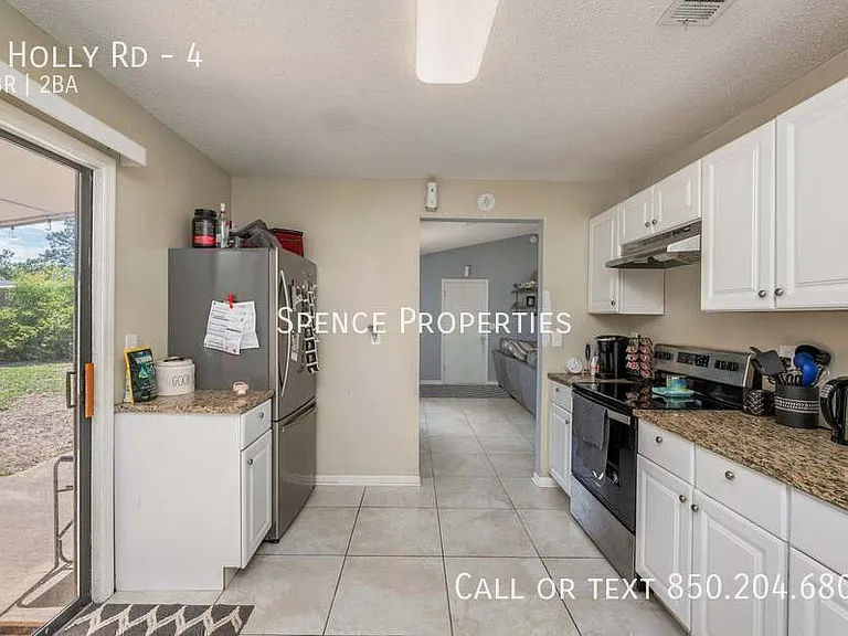 4 Holly Rd #4 — Photo 9
