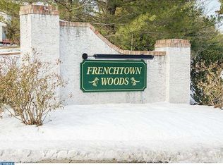 120 Versailles Ct, Newark, DE 19702