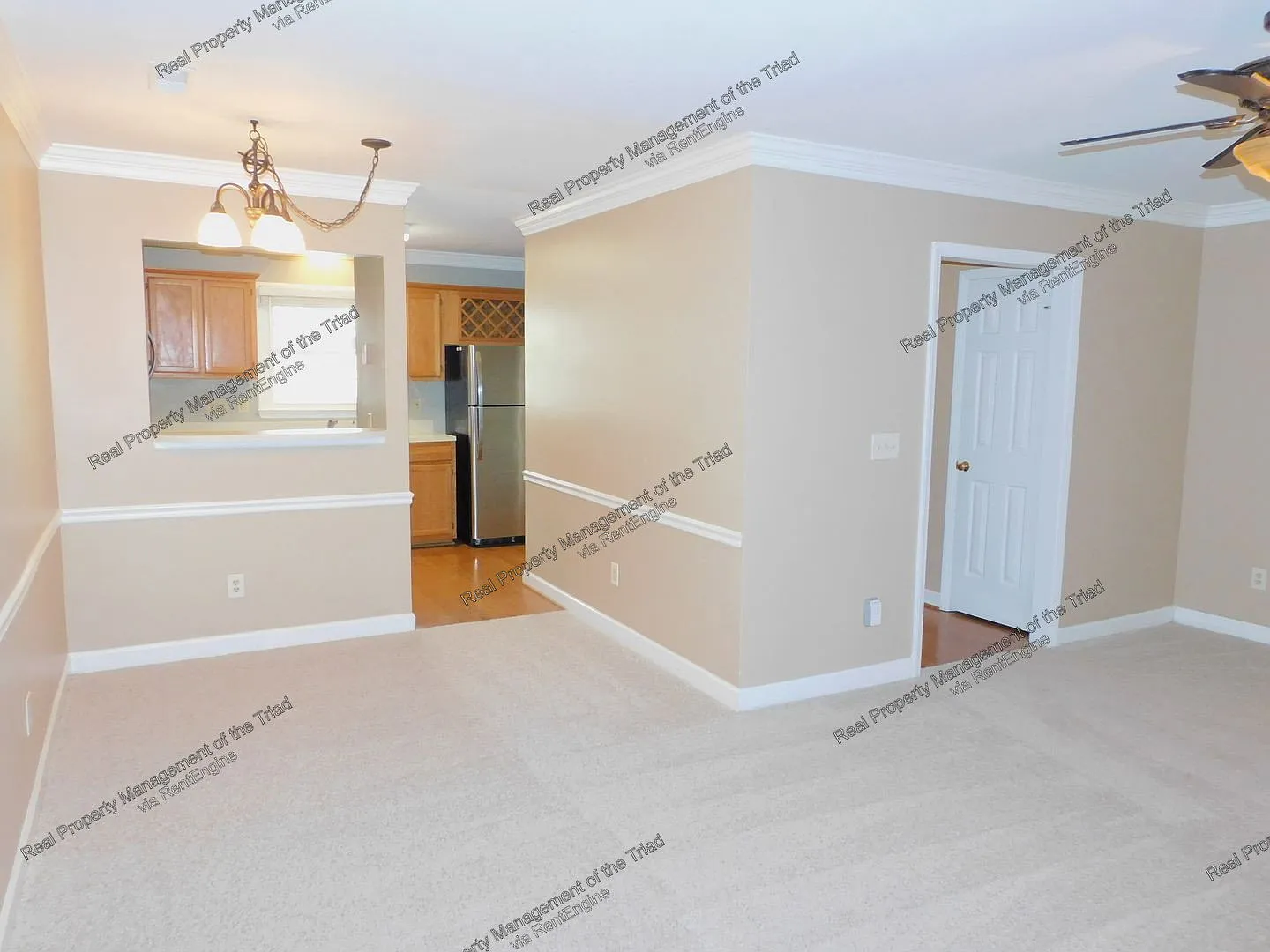 2 bed, 2.5 bath, 1300 sqft, $1,595 — Photo 3