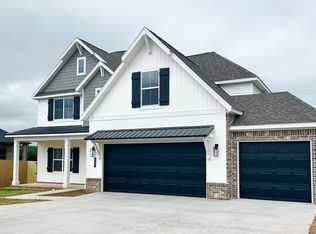 682 Summer Ln, Prairie Grove, AR 72753