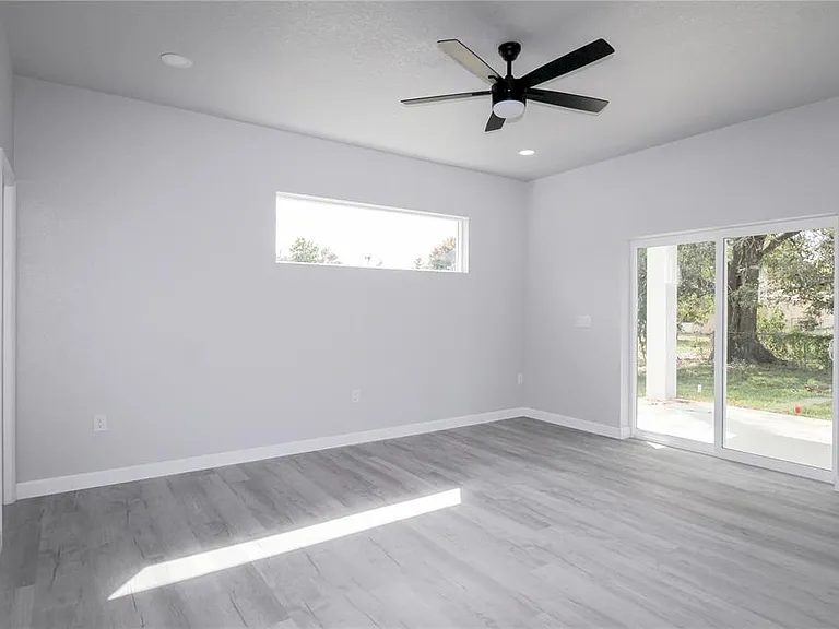 769 Memorial Dr — Photo 10
