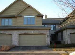 26W044 Klein Creek Dr, Winfield, IL 60190