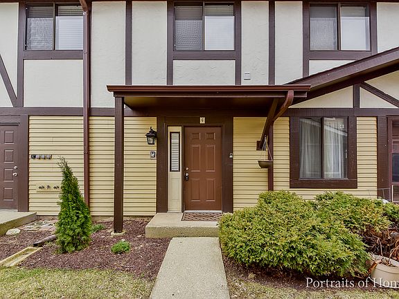 2nd image of 29W553 Winchester Cir S Unit 4
