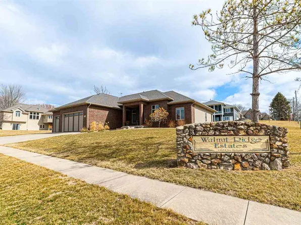 1202 12th Pl, Kalona, IA 52247