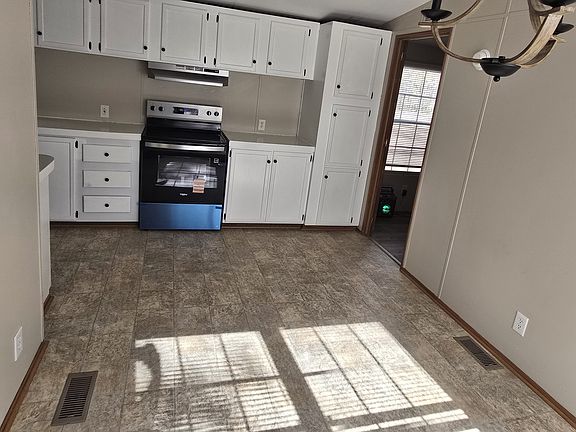 5th image of 518 Shirley Dr