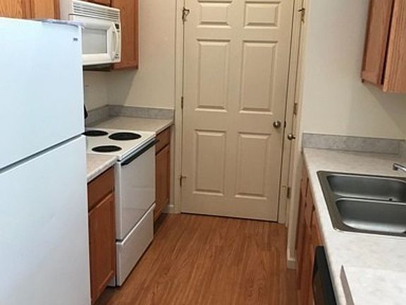 3rd image of 675 Silver Lace Blvd #11