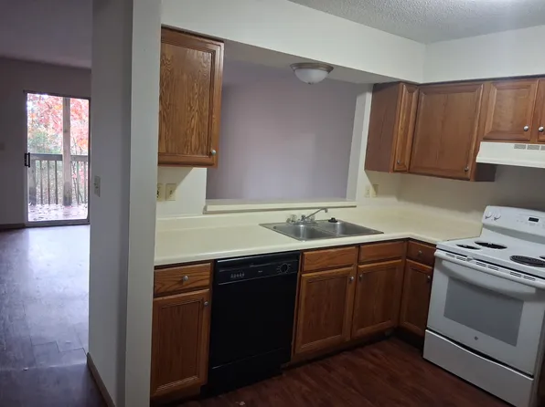 1080 Mace Rd #18, Osage Beach, MO 65065
