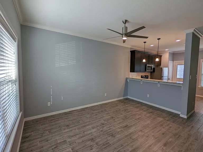 301 Sw Pkwy #334 — Photo 6
