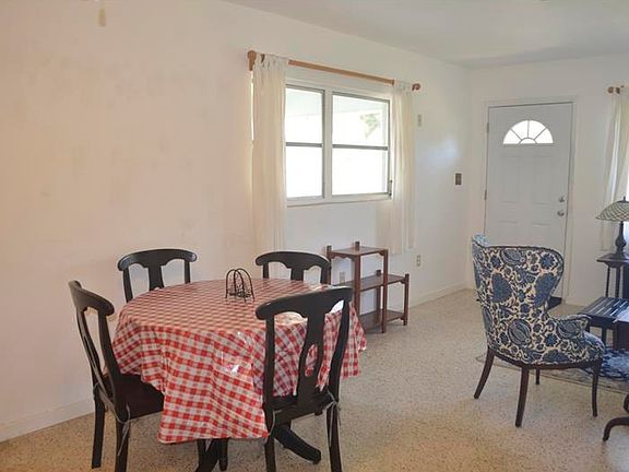 4th image of 810 41st St