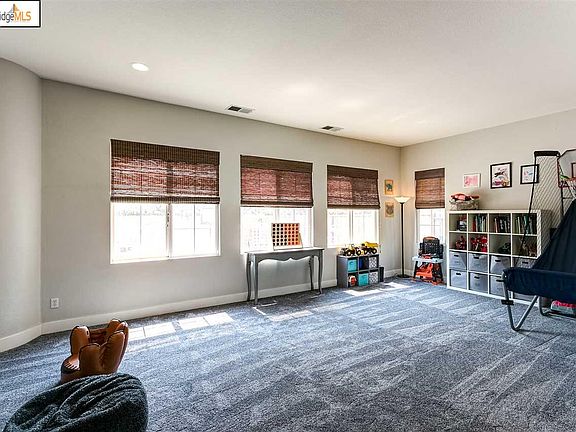 4th image of 100 Birmingham Ct