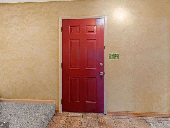 5th image of 120 Chateau Cir