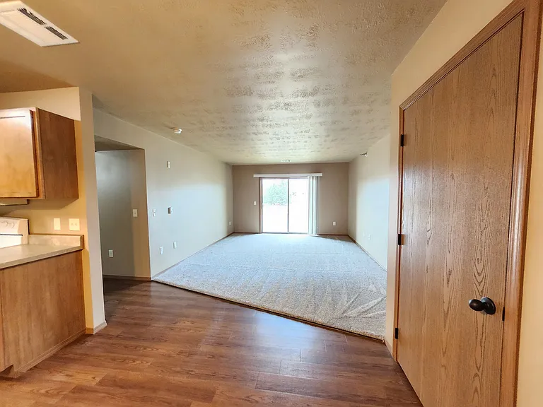 Sunrise Apartments — Photo 5